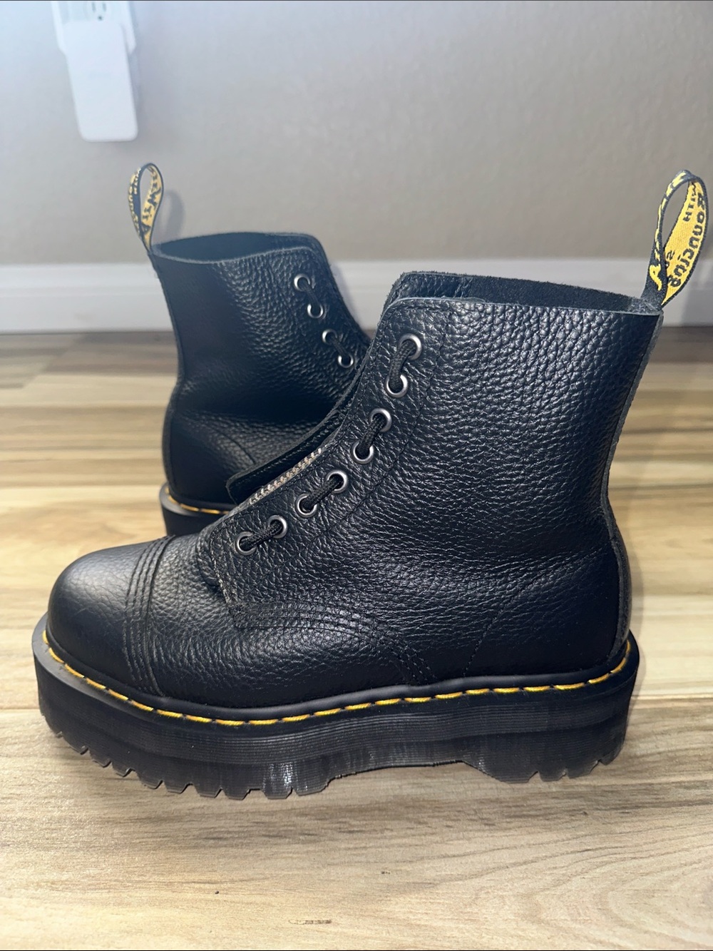 Dr. Martens Sinclair boots - Picture 3 of 6